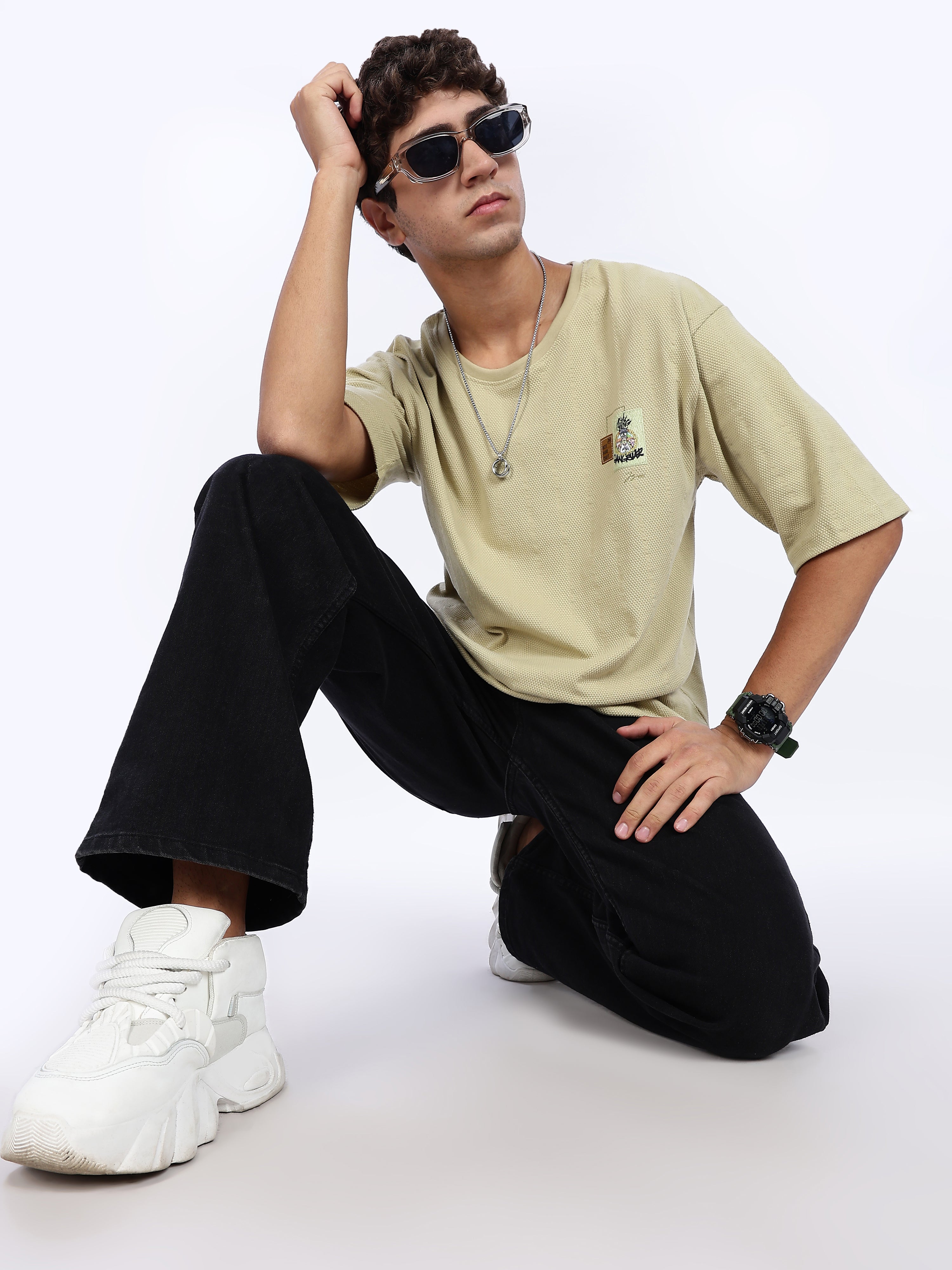 Men's Adventure Graphic Printed with Woven Stickers Drop Shoulder T-shirt