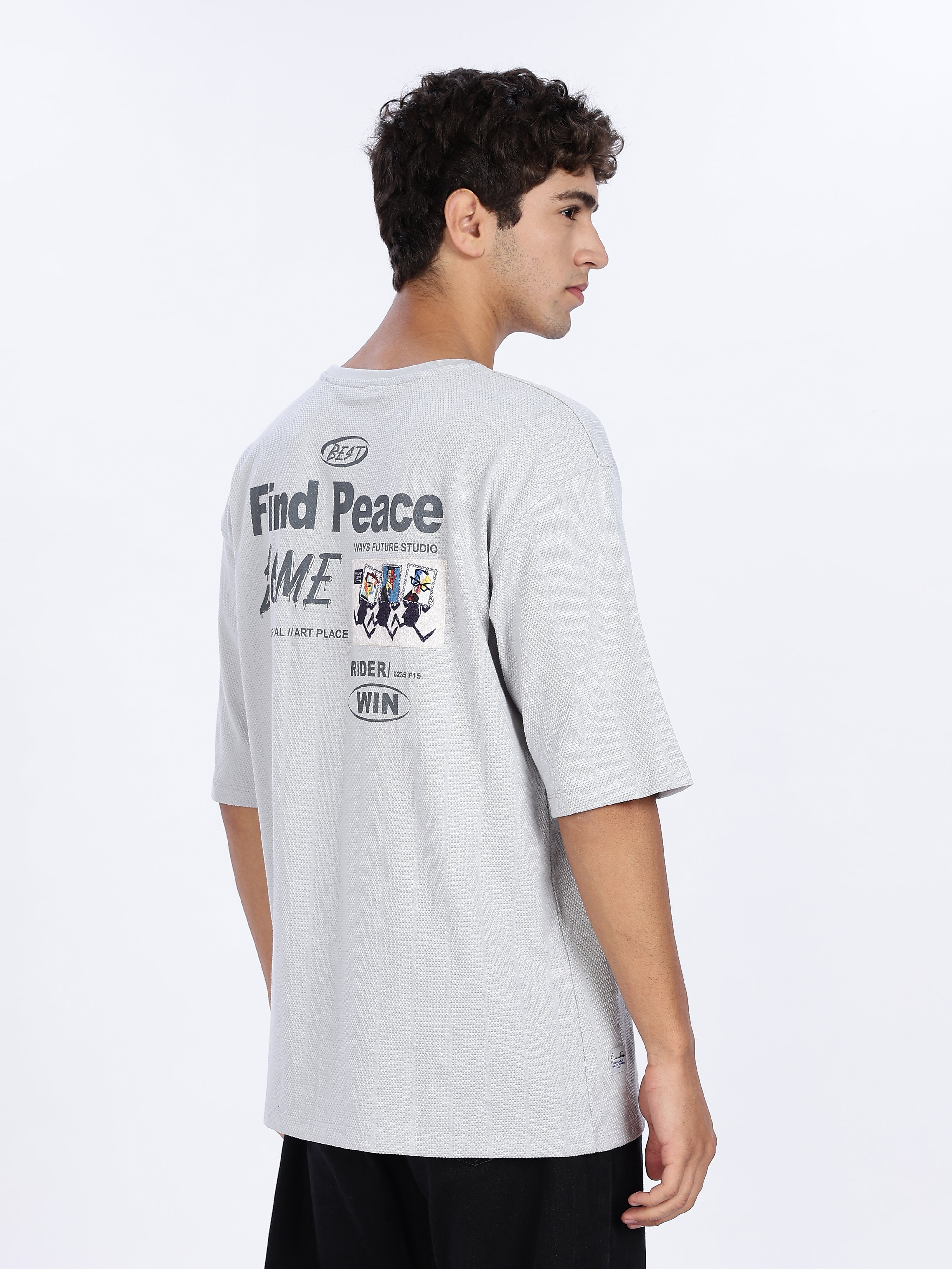 Men's Find Peace Graphic Printed with Woven Stickers Drop Shoulder T-shirt