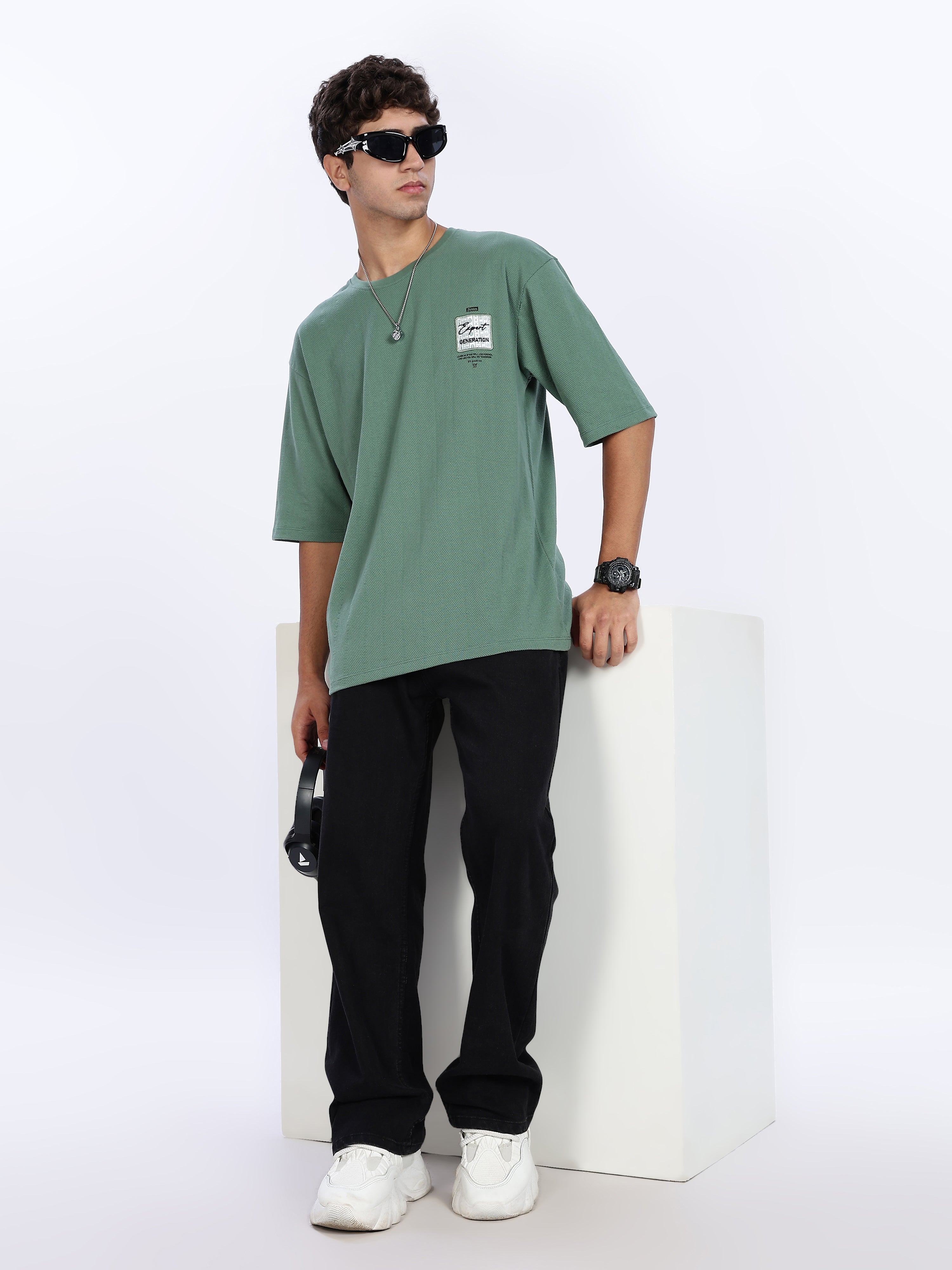 Men's Best Style Graphic Printed with Woven Stickers Drop Shoulder T-shirt