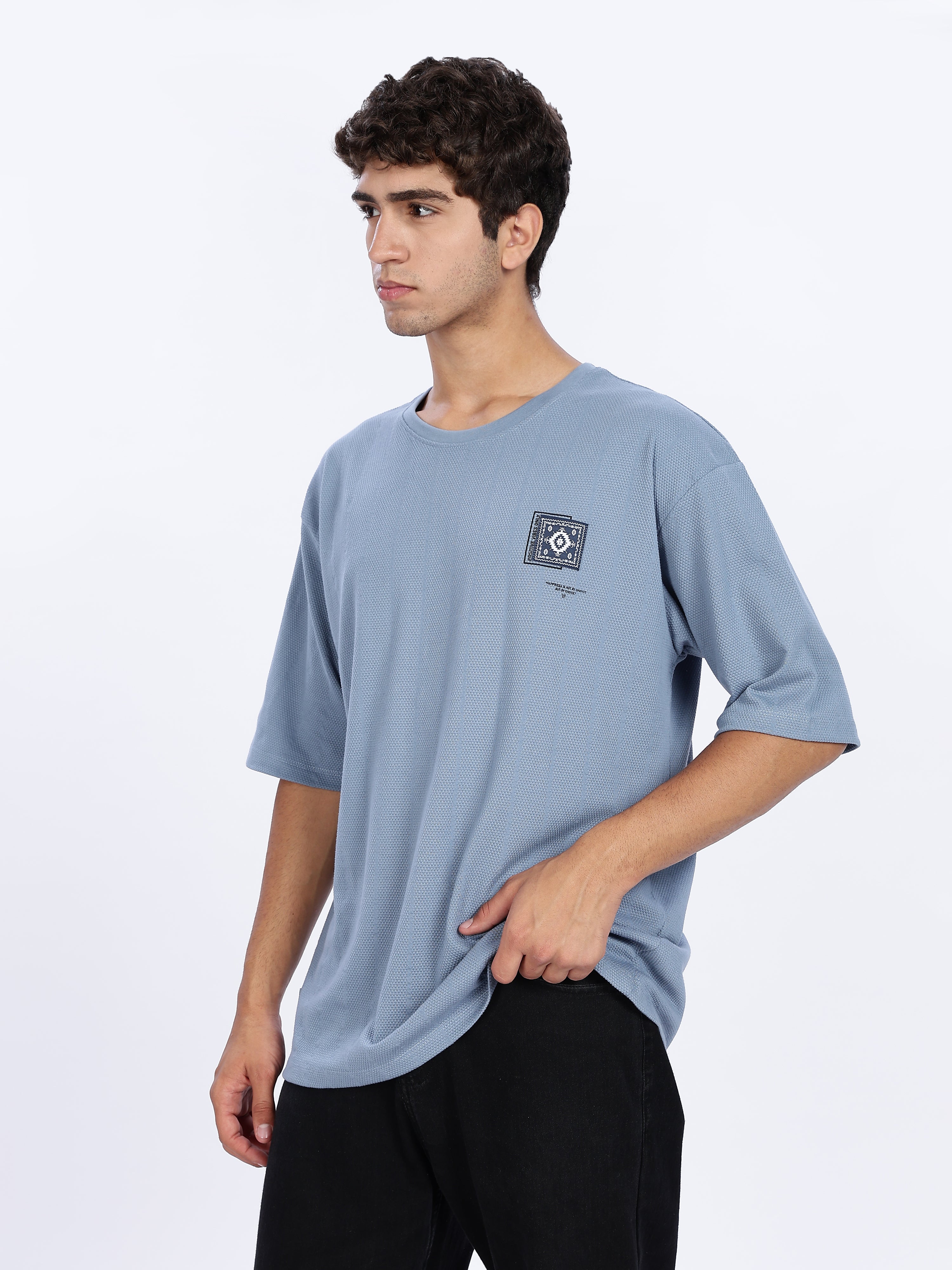 Men's Positive Vibes Graphic Printed with Woven Stickers Drop Shoulder T-shirt