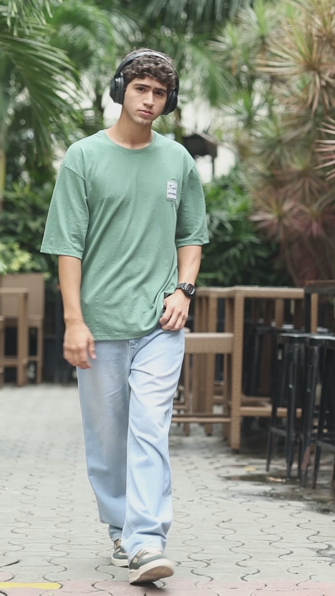 Men's Best Style Graphic Printed with Woven Stickers Drop Shoulder T-shirt