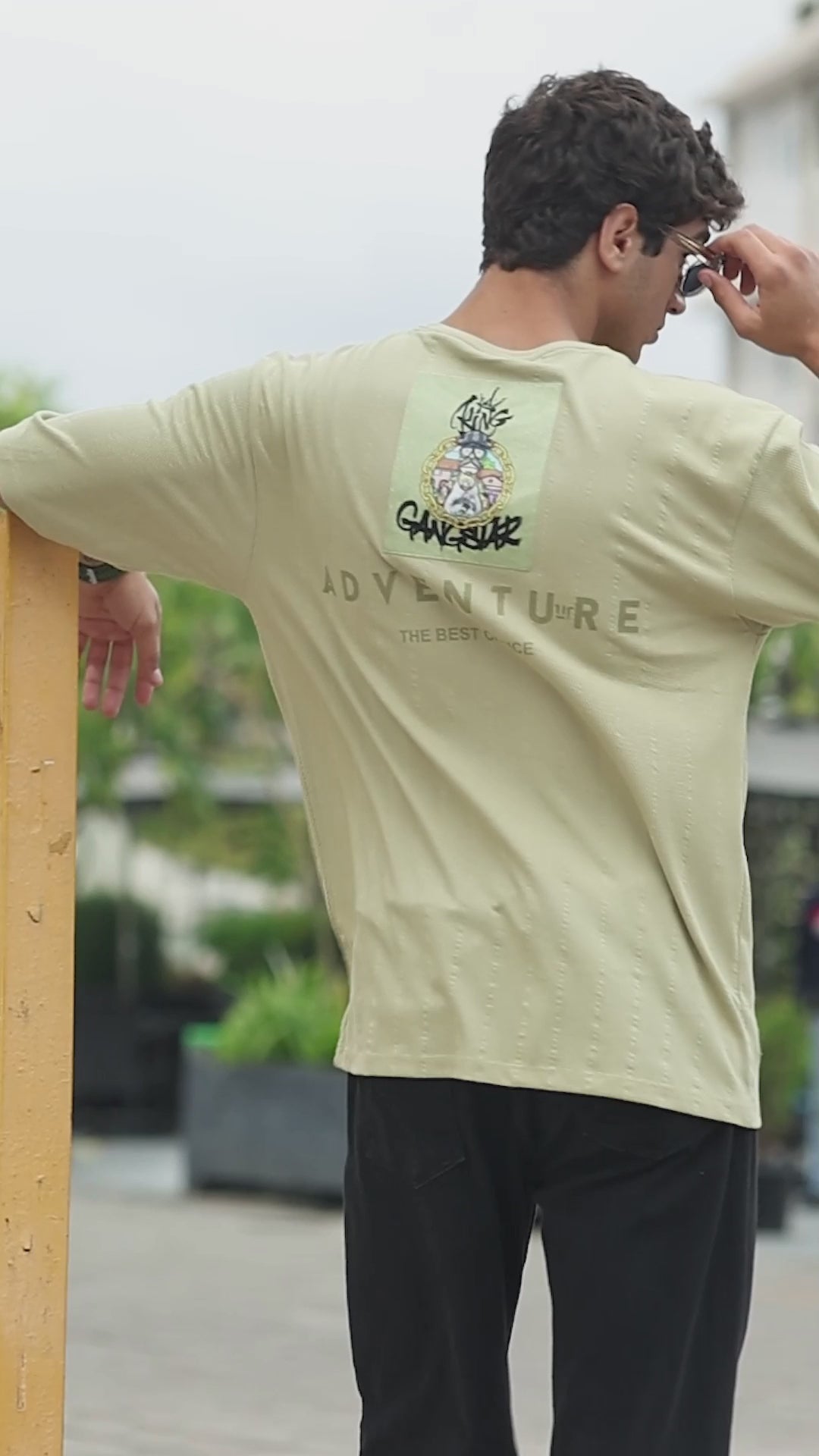 Men's Adventure Graphic Printed with Woven Stickers Drop Shoulder T-shirt