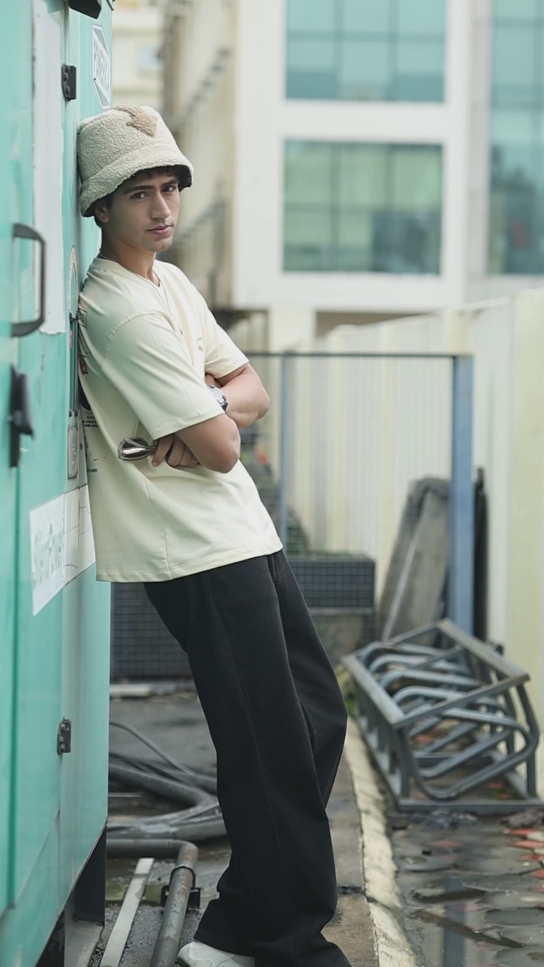 Men's Cream Nice nice Graphic Printed Drop Shoulder T-shirt